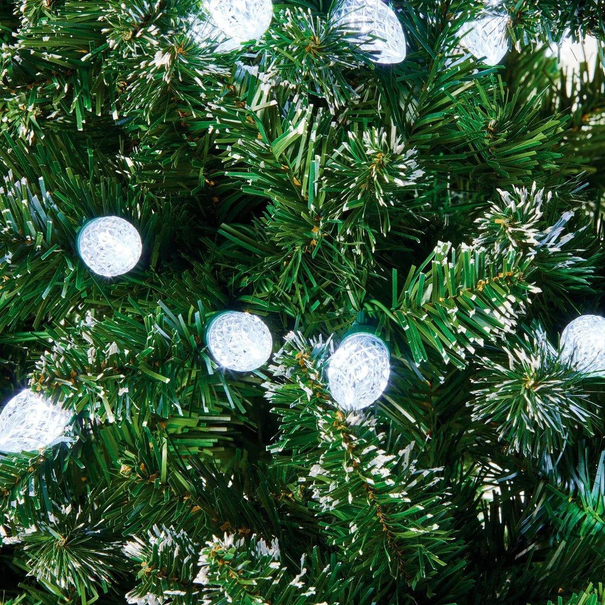 7.5ft Lawrence Fir Luxury Pre Lit with 800 Warm White LEDs Artificial Christmas Tree