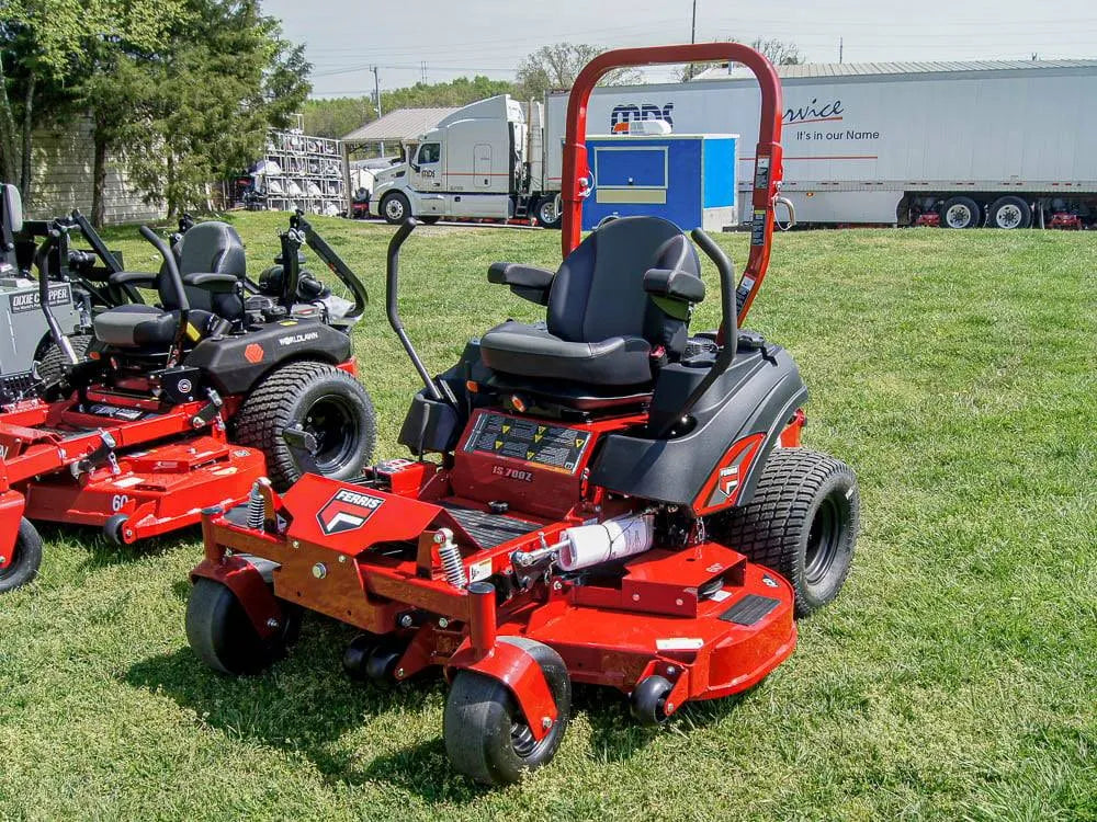 Ferris IS 700 60 In. 27 HP Briggs & Stratton CXi Zero Turn Mower