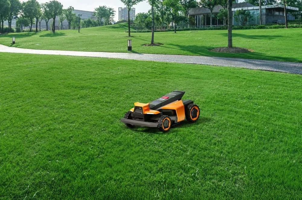 Segway Navimow CM240M1 6 Acre Professional Robotic Mower aa.12.06.04.0002